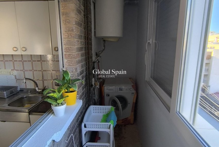 Wiederverkauf - WOHNUNG -
TORREVIEJA - Las Piscinas Naturales