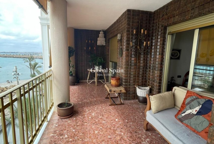 Wiederverkauf - WOHNUNG -
TORREVIEJA - Las Piscinas Naturales