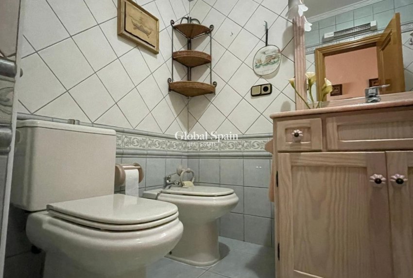 Wiederverkauf - WOHNUNG -
TORREVIEJA - Las Piscinas Naturales