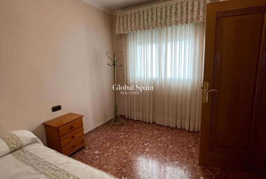 Wiederverkauf - WOHNUNG -
TORREVIEJA - Las Piscinas Naturales