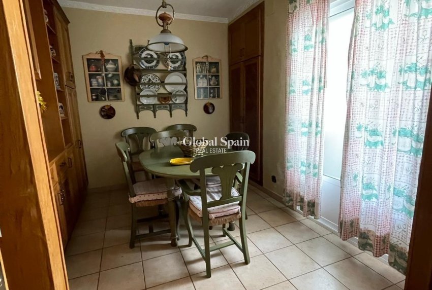 Wiederverkauf - WOHNUNG -
TORREVIEJA - Las Piscinas Naturales