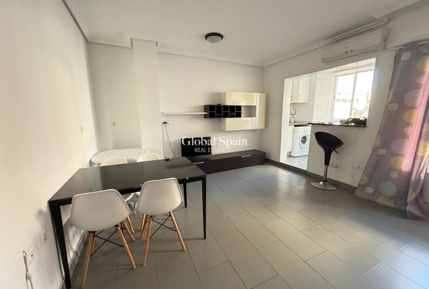 Wiederverkauf - WOHNUNG -
TORREVIEJA - Las Piscinas Naturales