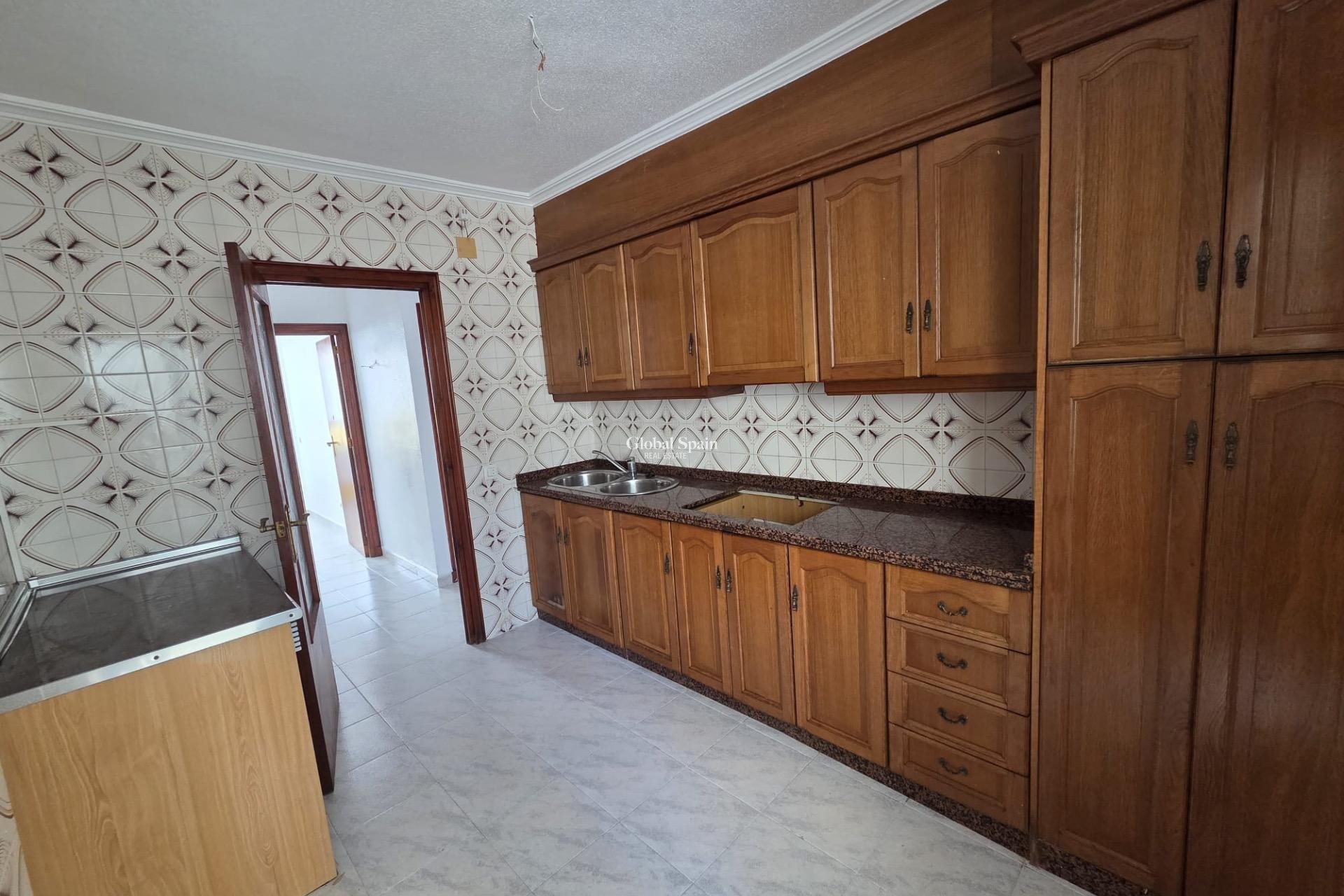 Wiederverkauf - WOHNUNG -
TORREVIEJA - Las Piscinas Naturales