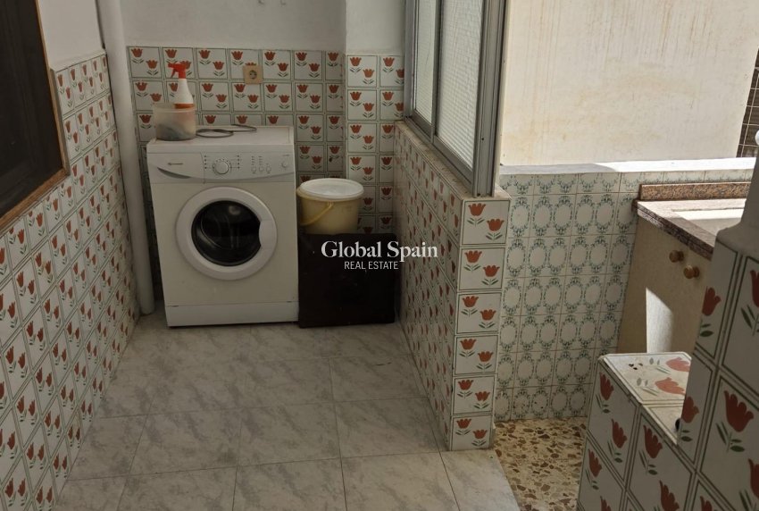 Wiederverkauf - WOHNUNG -
TORREVIEJA - Las Piscinas Naturales
