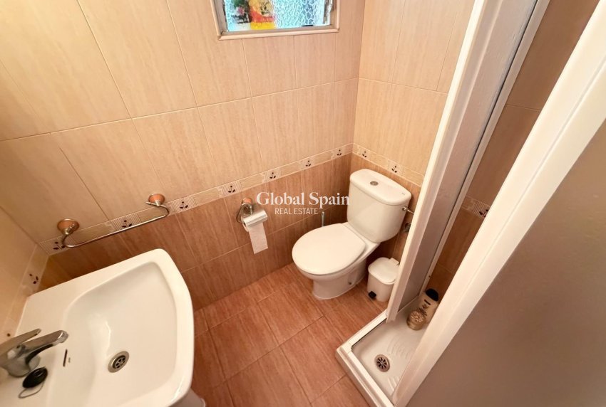 Wiederverkauf - WOHNUNG -
TORREVIEJA - Las Piscinas Naturales