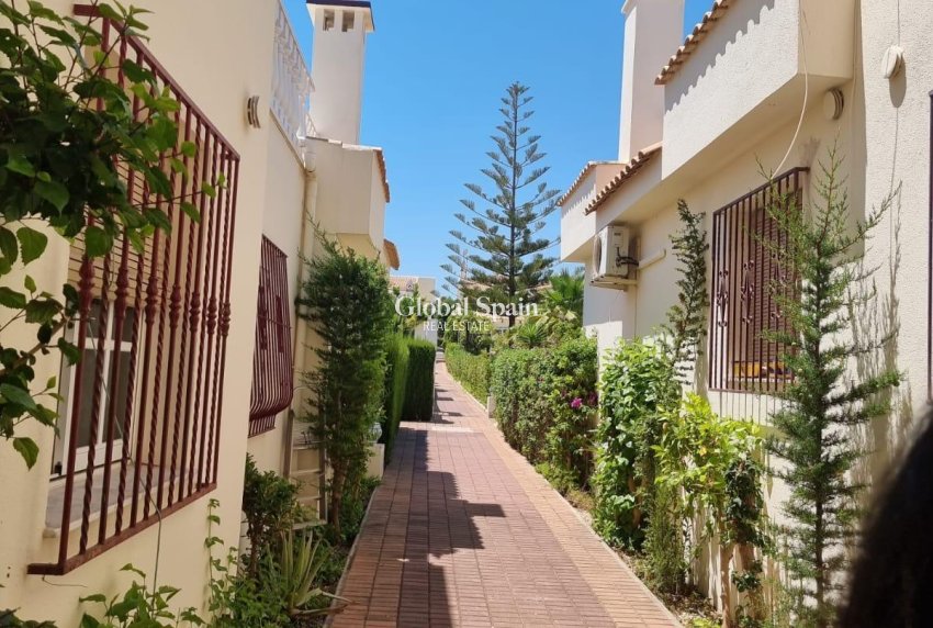 Wiederverkauf - WOHNUNG -
TORREVIEJA - LOS BALCONES - LOS ALTOS