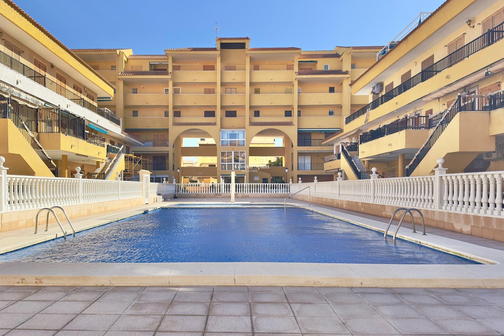 Wiederverkauf - WOHNUNG -
TORREVIEJA - Los Europeos