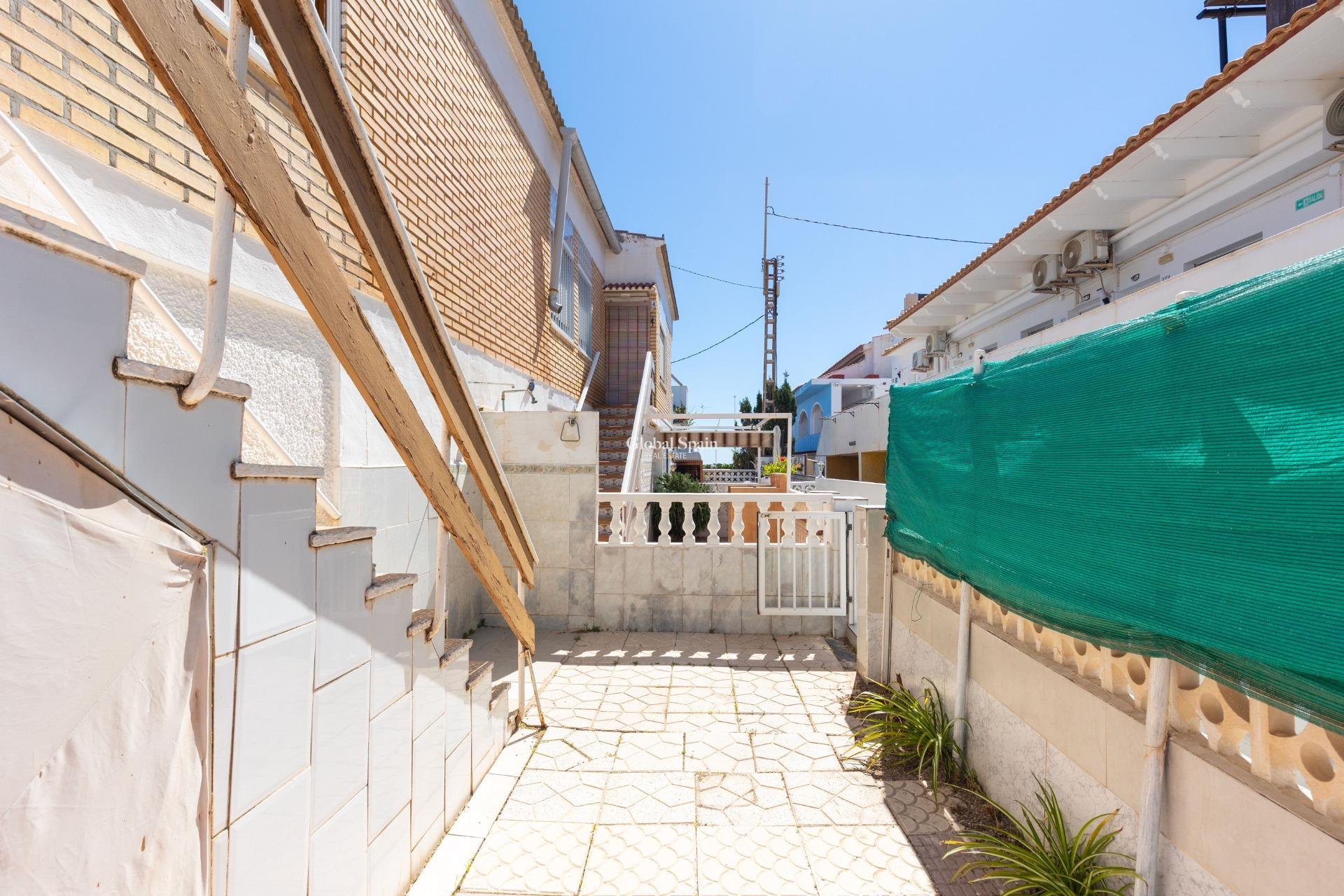 Wiederverkauf - WOHNUNG -
TORREVIEJA - Los Europeos