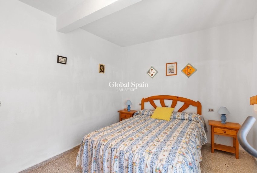 Wiederverkauf - WOHNUNG -
TORREVIEJA - Los Europeos