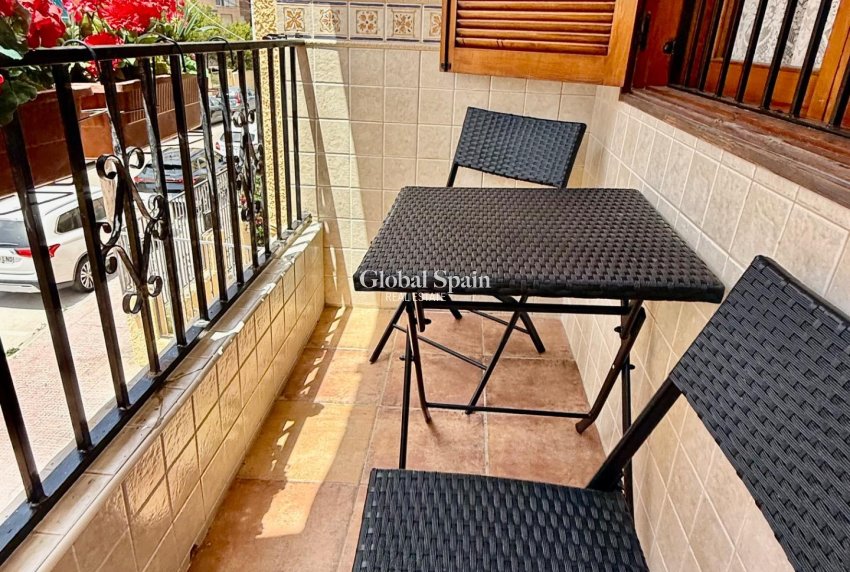 Wiederverkauf - WOHNUNG -
TORREVIEJA - Los Europeos