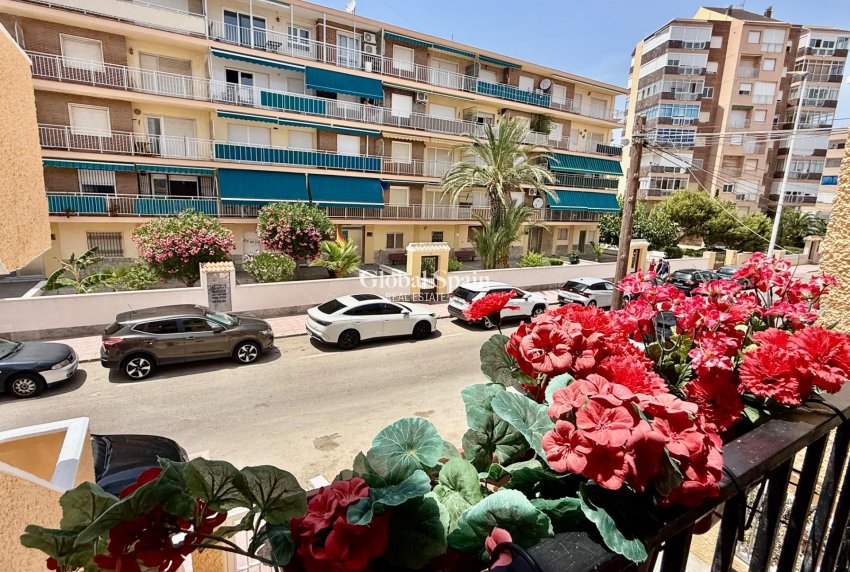 Wiederverkauf - WOHNUNG -
TORREVIEJA - Los Europeos