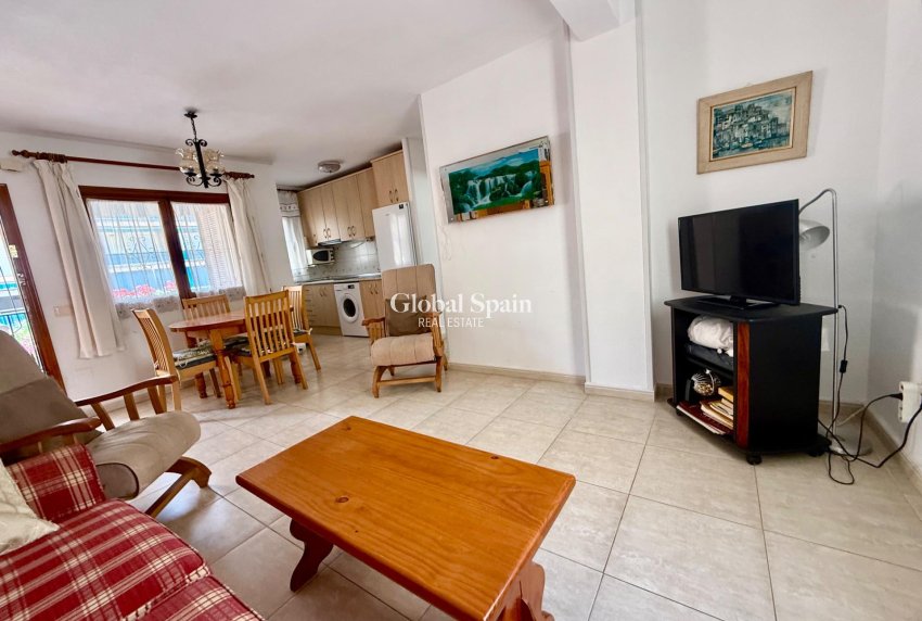 Wiederverkauf - WOHNUNG -
TORREVIEJA - Los Europeos