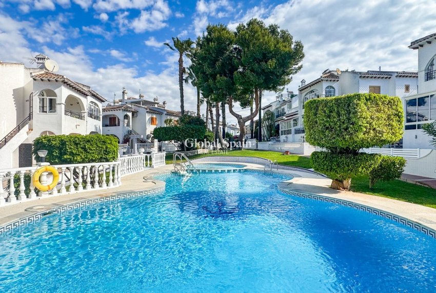 Wiederverkauf - WOHNUNG -
TORREVIEJA - Nueva Torrevieja - Aguas Nuevas