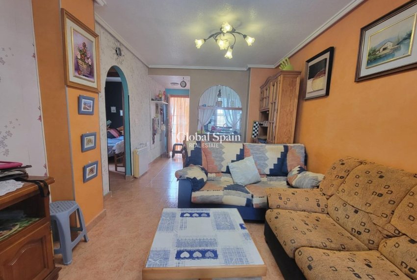 Wiederverkauf - WOHNUNG -
TORREVIEJA - Nueva Torrevieja