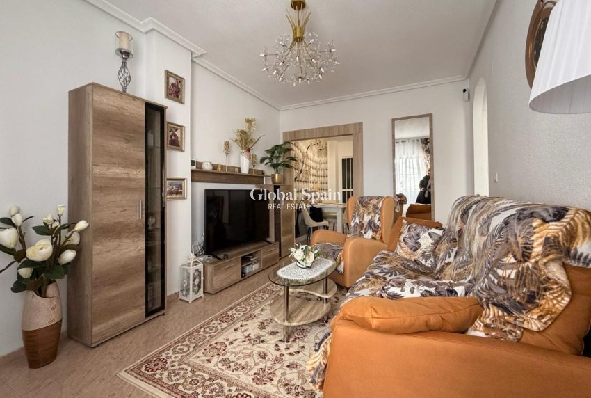 Wiederverkauf - WOHNUNG -
TORREVIEJA - Nueva Torrevieja