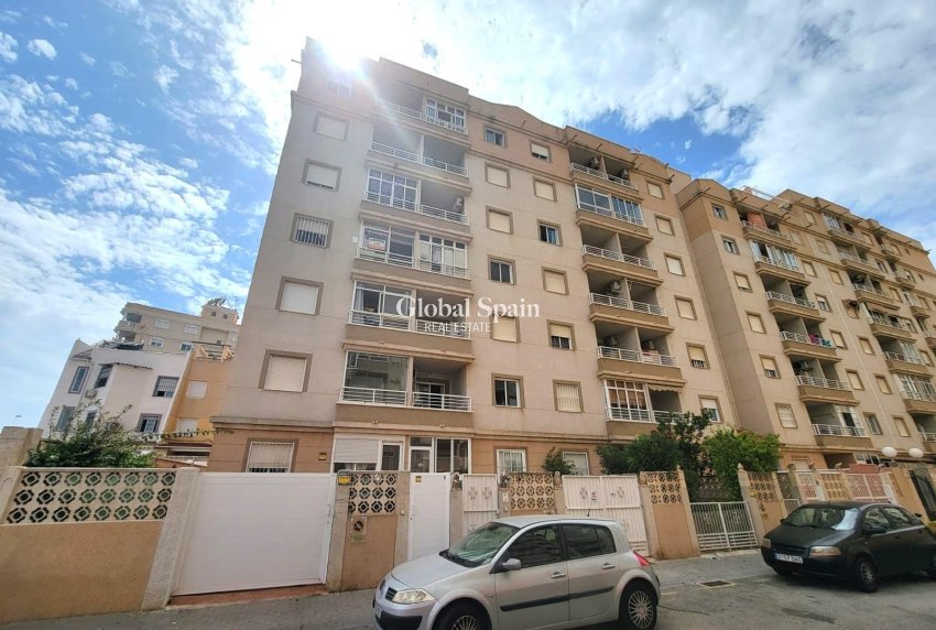 Wiederverkauf - WOHNUNG -
TORREVIEJA - Nueva Torrevieja
