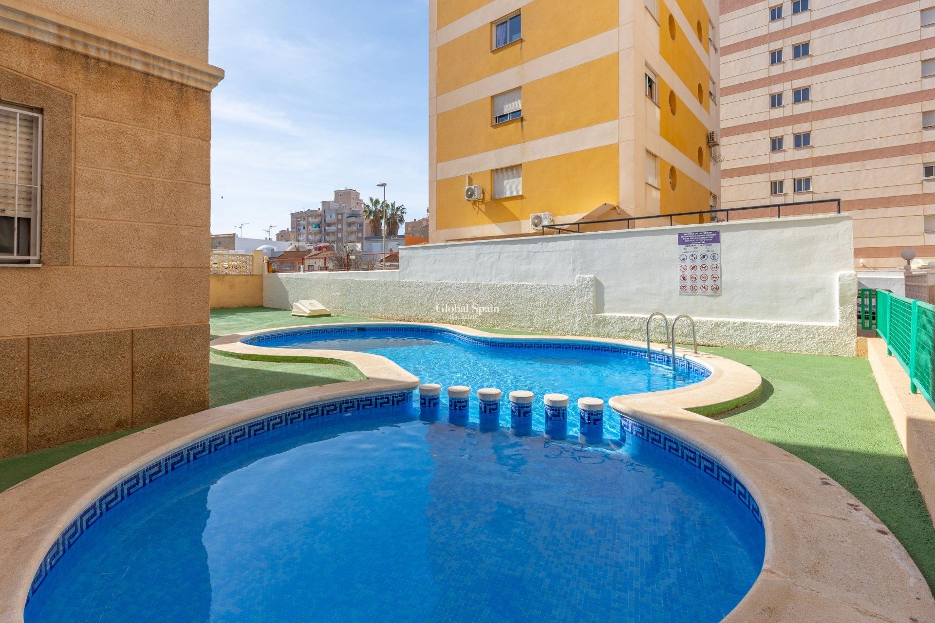 Wiederverkauf - WOHNUNG -
TORREVIEJA - Nueva Torrevieja