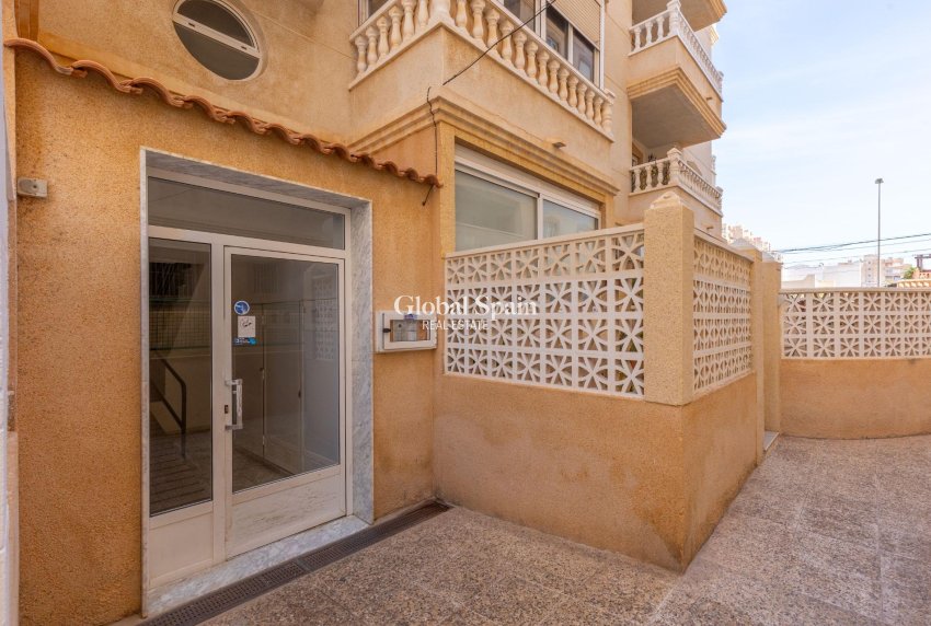 Wiederverkauf - WOHNUNG -
TORREVIEJA - Nueva Torrevieja