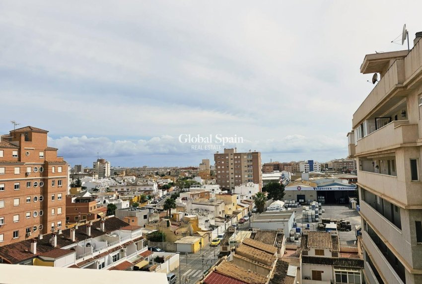 Wiederverkauf - WOHNUNG -
TORREVIEJA - Nueva Torrevieja