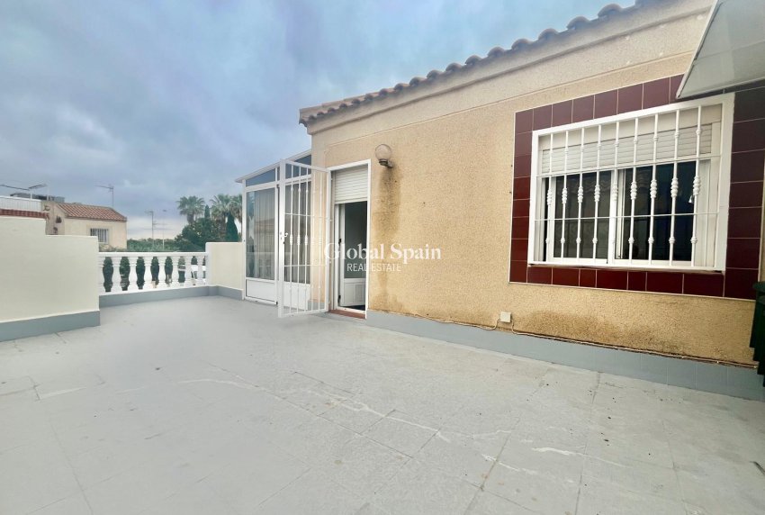 Wiederverkauf - WOHNUNG -
TORREVIEJA - Paraje Natural