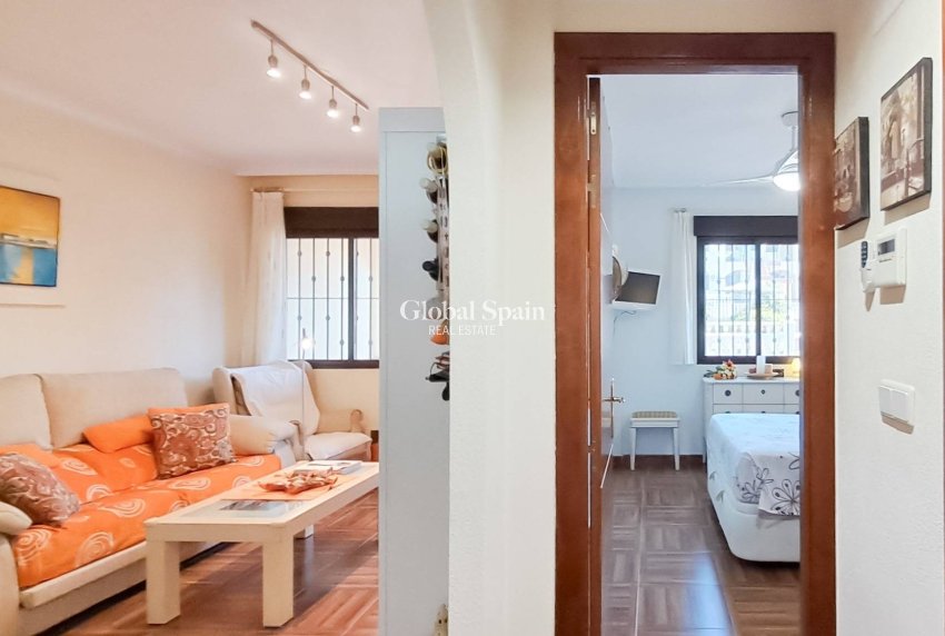 Wiederverkauf - WOHNUNG -
TORREVIEJA - Parque Acuático - Sector 25