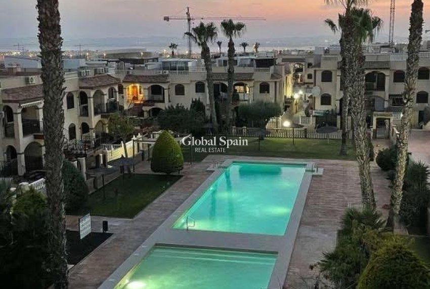 Wiederverkauf - WOHNUNG -
TORREVIEJA - Parque Acuático - Sector 25