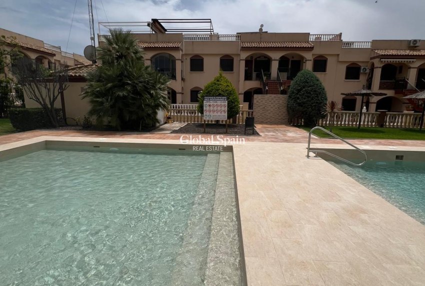 Wiederverkauf - WOHNUNG -
TORREVIEJA - Parque Acuático - Sector 25
