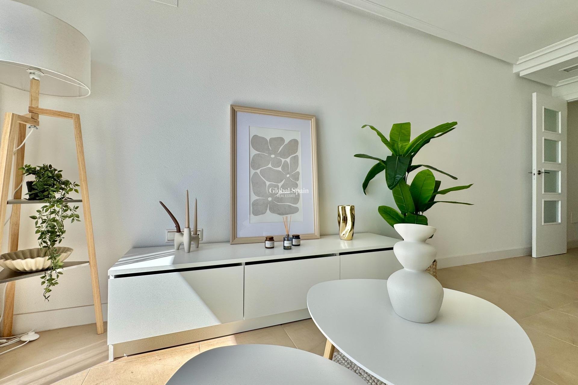 Wiederverkauf - WOHNUNG -
TORREVIEJA - Parque de las Naciones