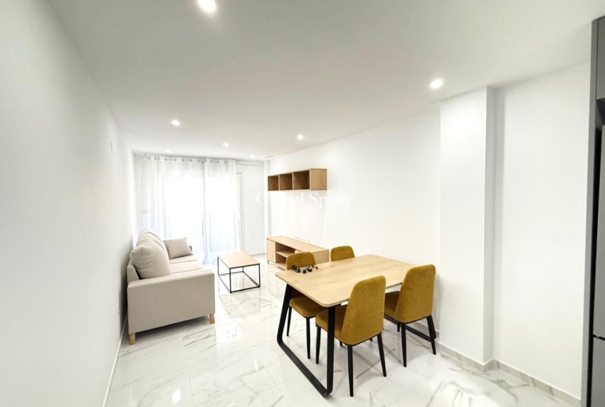 Wiederverkauf - WOHNUNG -
TORREVIEJA - Parque de las Naciones