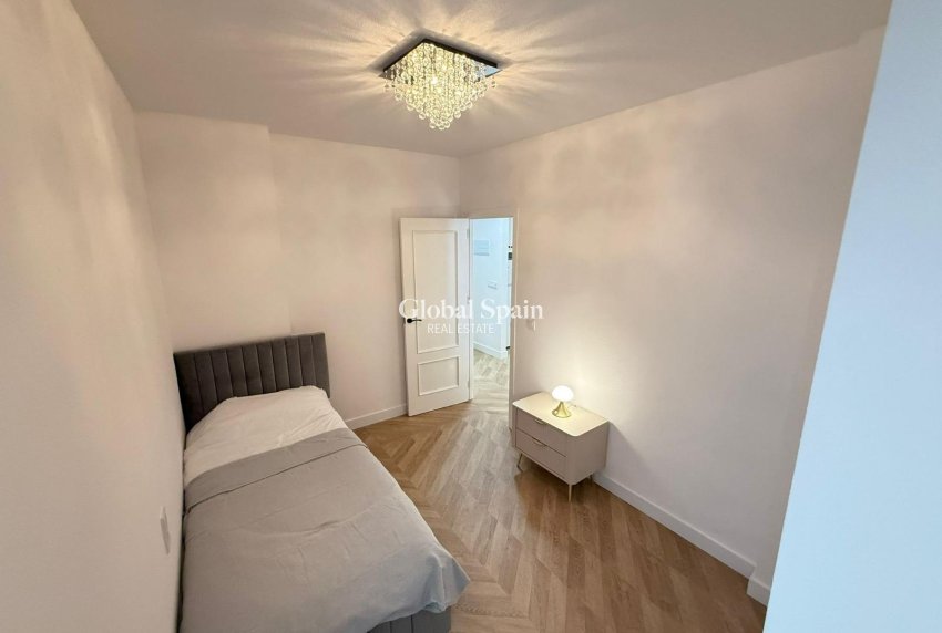 Wiederverkauf - WOHNUNG -
TORREVIEJA - Parque de las Naciones