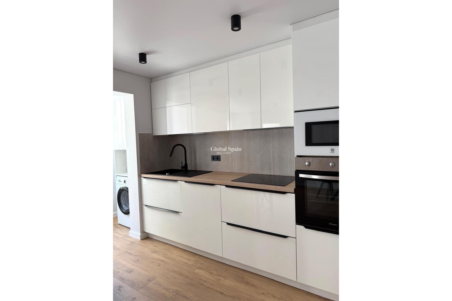 Wiederverkauf - WOHNUNG -
TORREVIEJA - Paseo maritimo