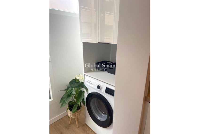 Wiederverkauf - WOHNUNG -
TORREVIEJA - Paseo maritimo