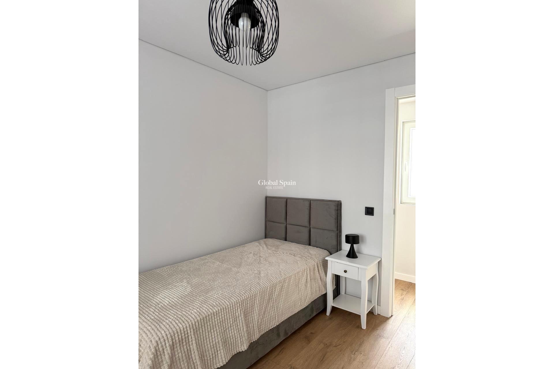 Wiederverkauf - WOHNUNG -
TORREVIEJA - Paseo maritimo