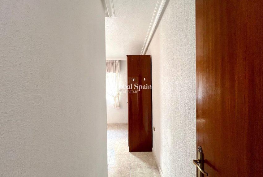 Wiederverkauf - WOHNUNG -
TORREVIEJA - Paseo maritimo