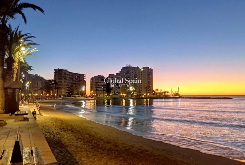 Wiederverkauf - WOHNUNG -
TORREVIEJA - Paseo maritimo