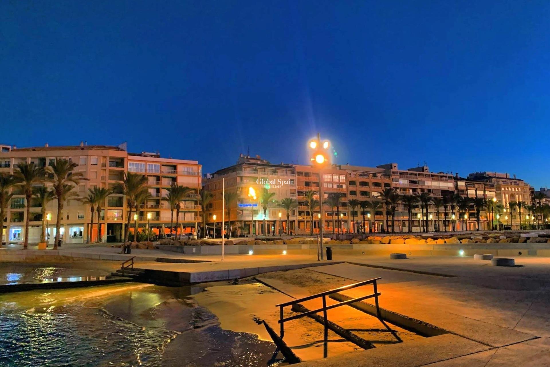 Wiederverkauf - WOHNUNG -
TORREVIEJA - Paseo maritimo