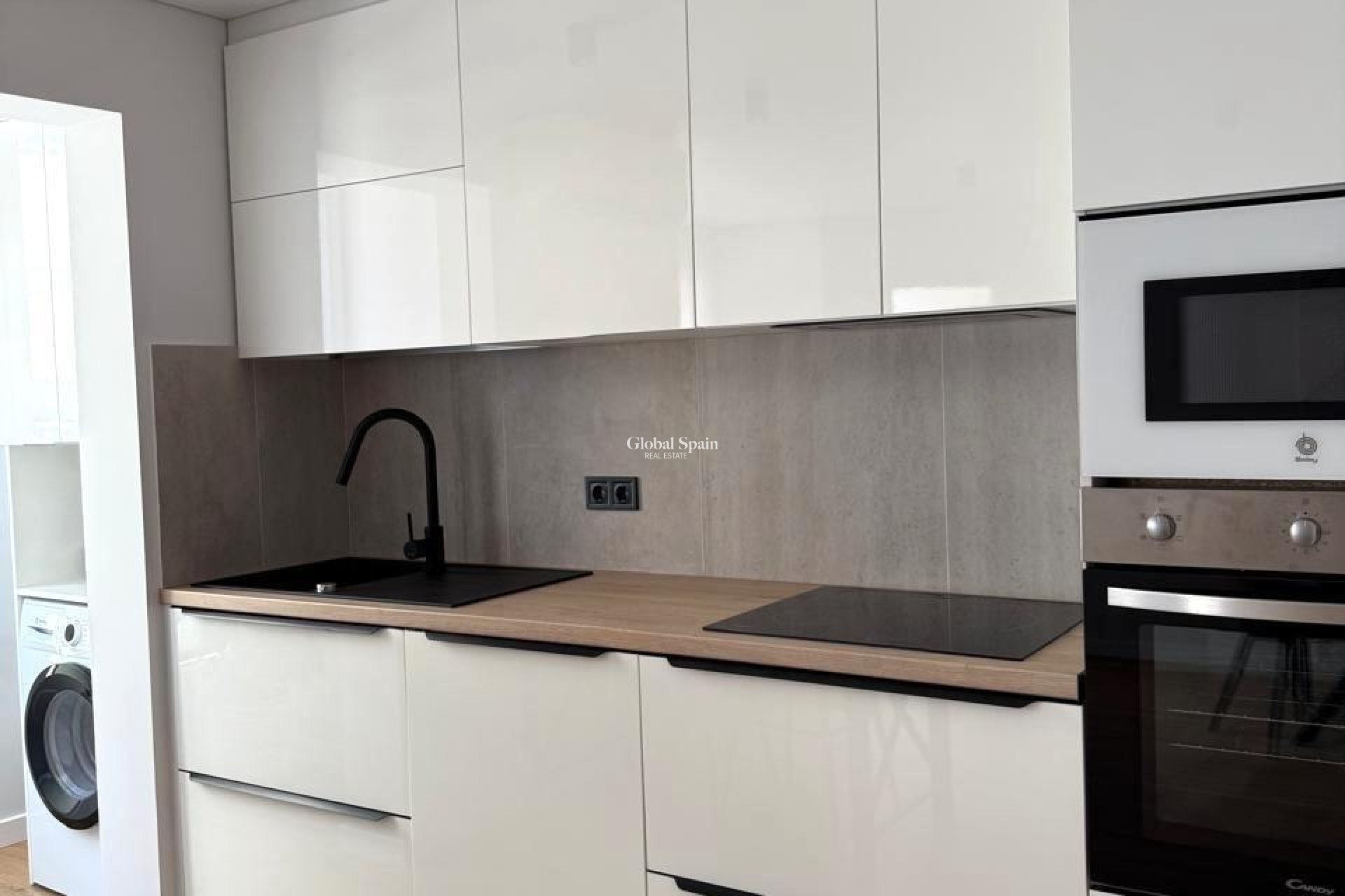 Wiederverkauf - WOHNUNG -
TORREVIEJA - Paseo maritimo