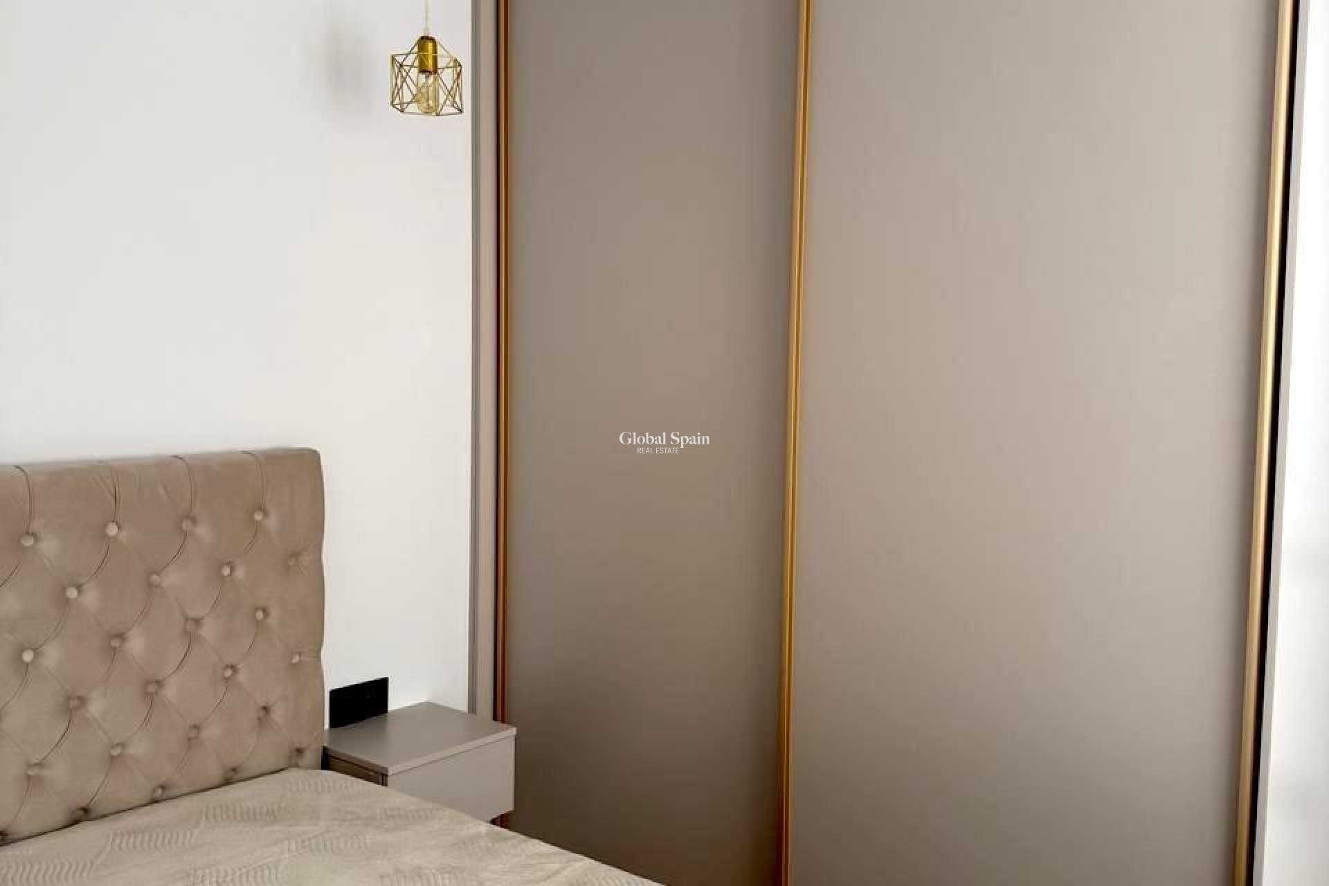 Wiederverkauf - WOHNUNG -
TORREVIEJA - Paseo maritimo