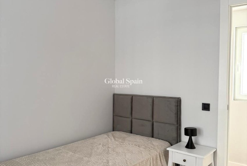 Wiederverkauf - WOHNUNG -
TORREVIEJA - Paseo maritimo