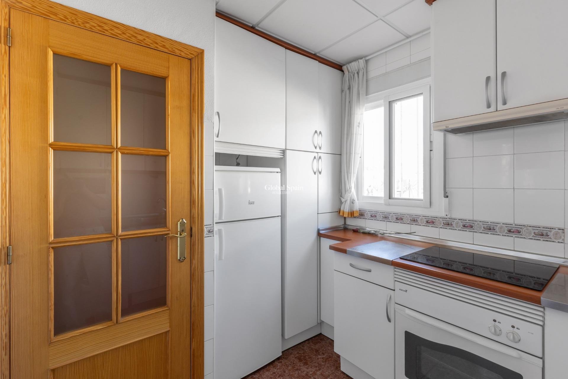 Wiederverkauf - Wohnung -
TORREVIEJA - Playa de los locos