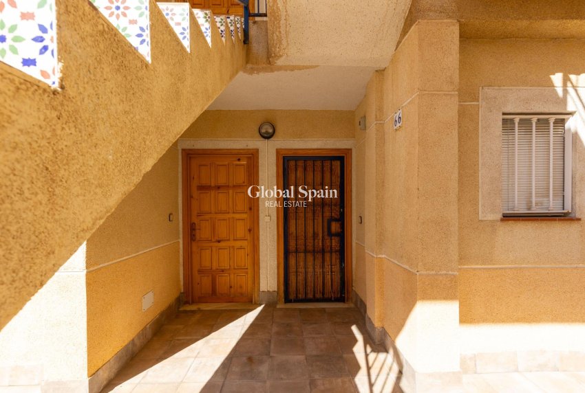 Wiederverkauf - Wohnung -
TORREVIEJA - Playa de los locos