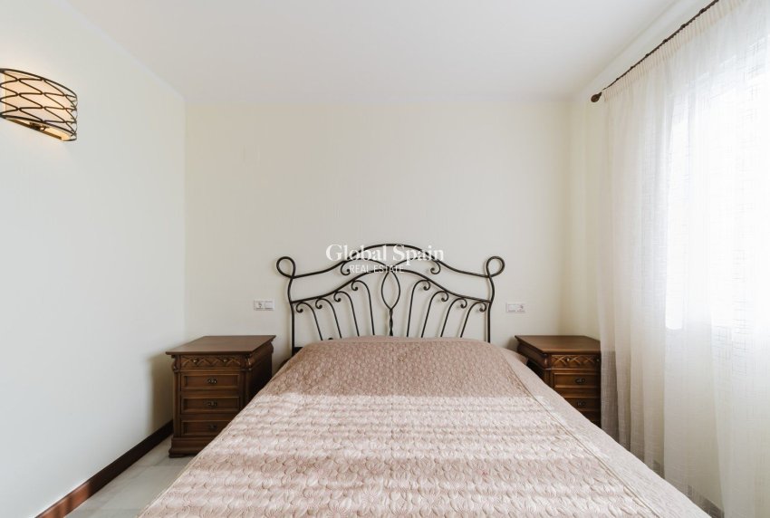 Wiederverkauf - WOHNUNG -
TORREVIEJA - Playa de los locos