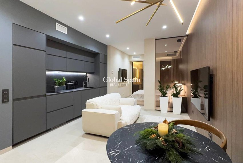 Wiederverkauf - WOHNUNG -
TORREVIEJA - Playa de los Locos