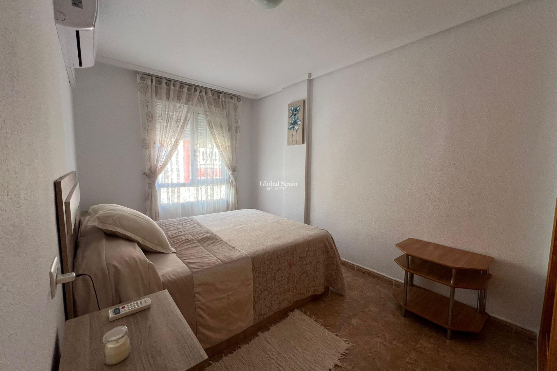 Wiederverkauf - WOHNUNG -
TORREVIEJA - Playa de los Locos