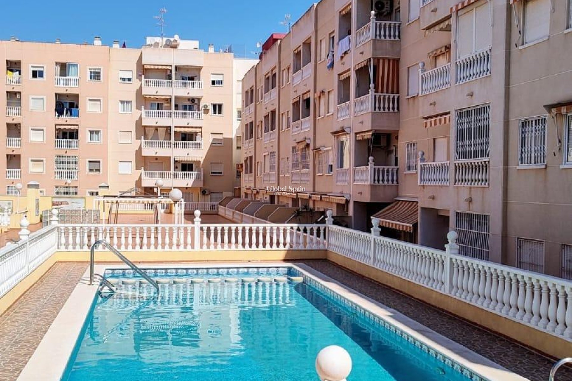 Wiederverkauf - WOHNUNG -
TORREVIEJA - Playa de los Locos