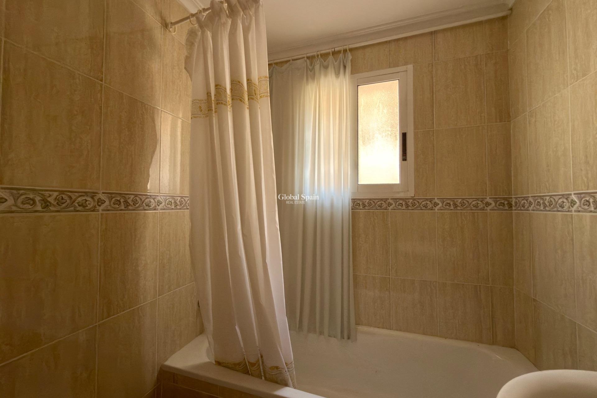 Wiederverkauf - WOHNUNG -
TORREVIEJA - Playa de los Locos