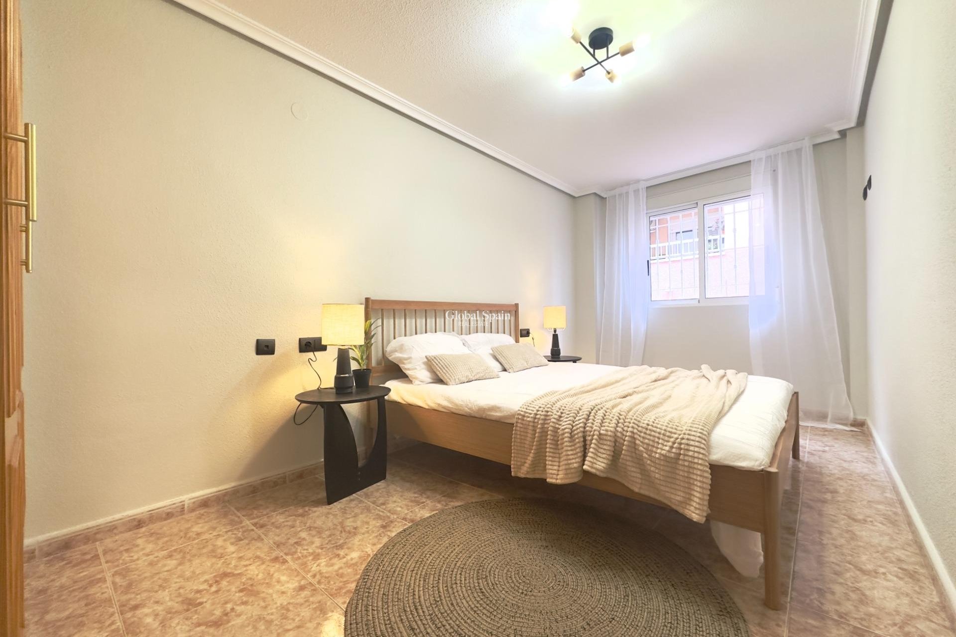 Wiederverkauf - WOHNUNG -
TORREVIEJA - Playa de los locos