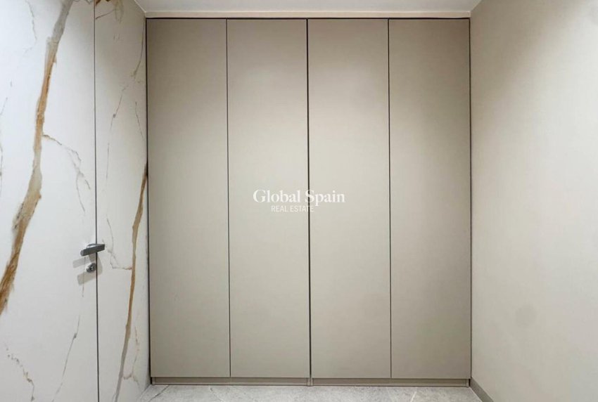 Wiederverkauf - WOHNUNG -
TORREVIEJA - Playa de los Locos