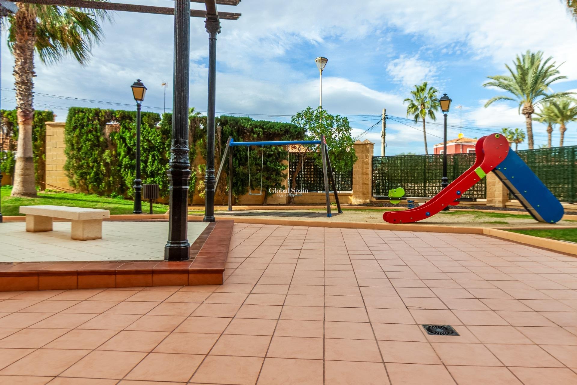 Wiederverkauf - WOHNUNG -
TORREVIEJA - Playa de los Locos