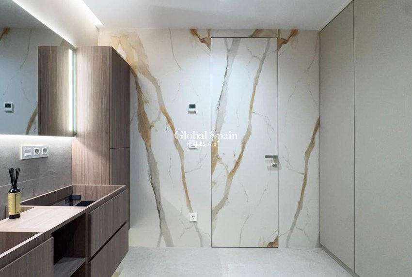 Wiederverkauf - WOHNUNG -
TORREVIEJA - Playa de los Locos